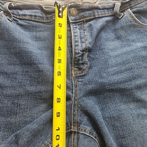 OLD NAVY Boyfriend Jeans Women 16R Distressed Denim Tapered Plus Size - Picture 8 of 13